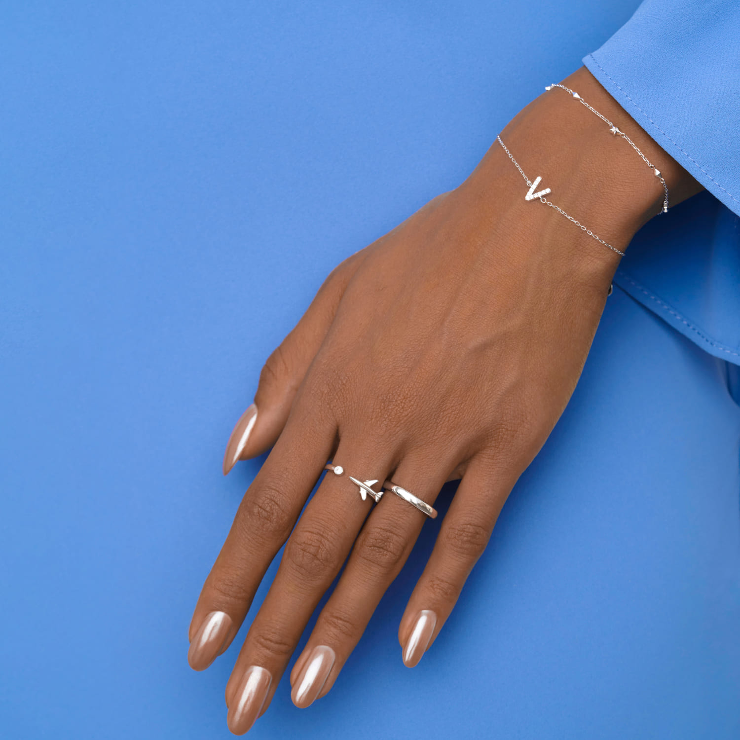 Браслет серебро 925 серебряный с буквой V ювелирный Браслет серебро 925 серебряный с буквой V ювелирный