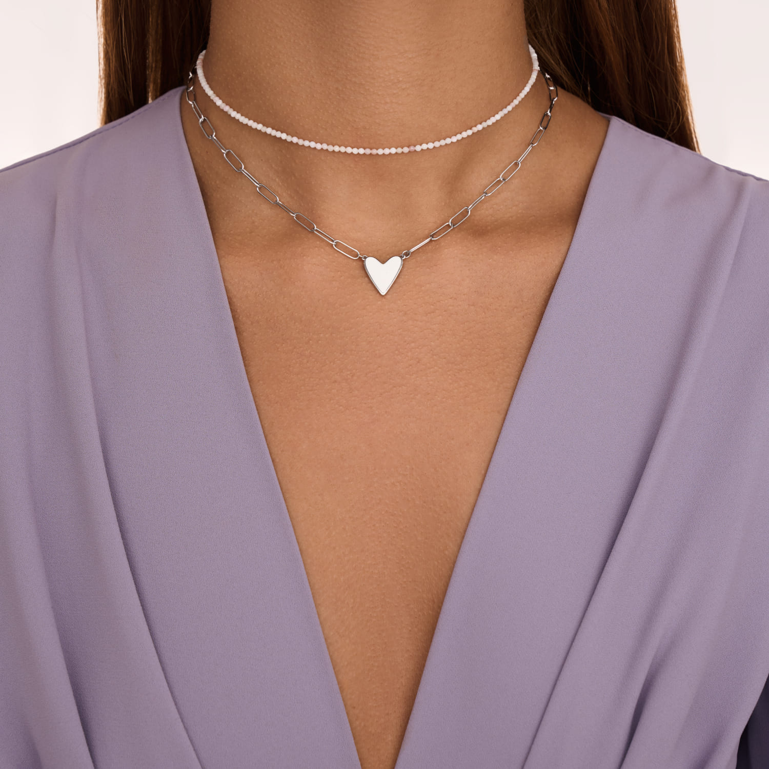 Серебряное колье с сердцем в эмали Серебряное колье с сердцем в эмали