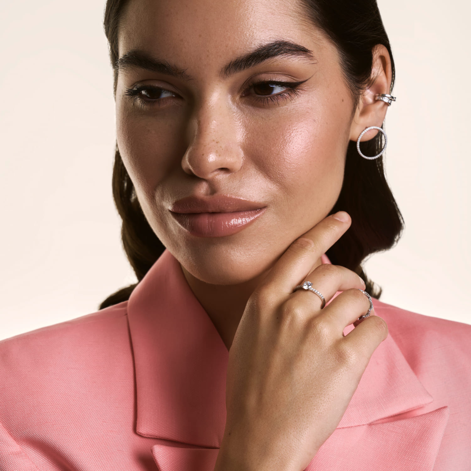 Кольцо серебро 925 дорожка с камнем ювелирное Кольцо серебро 925 дорожка с камнем ювелирное