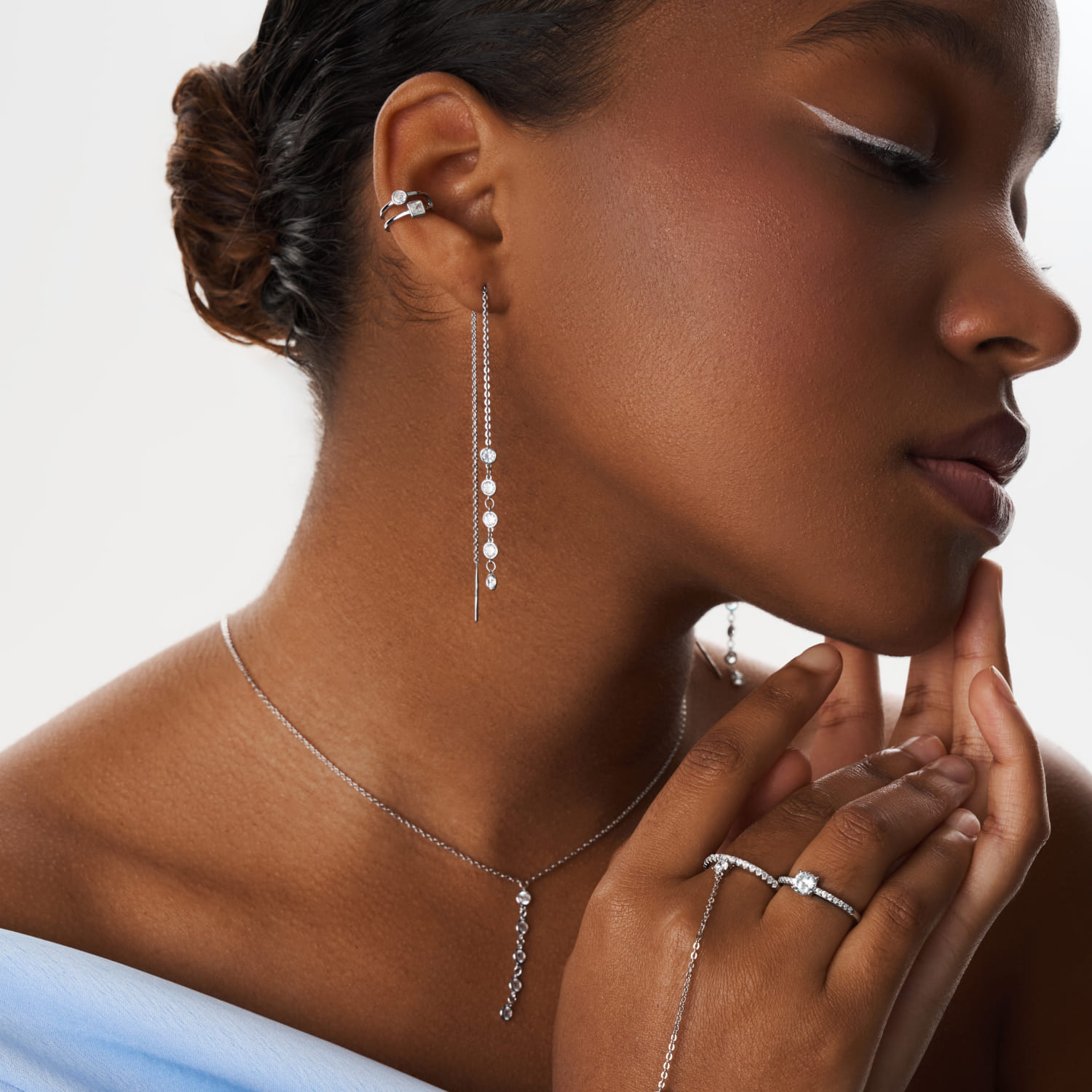 Кольцо серебро 925 дорожка с камнем ювелирное Кольцо серебро 925 дорожка с камнем ювелирное