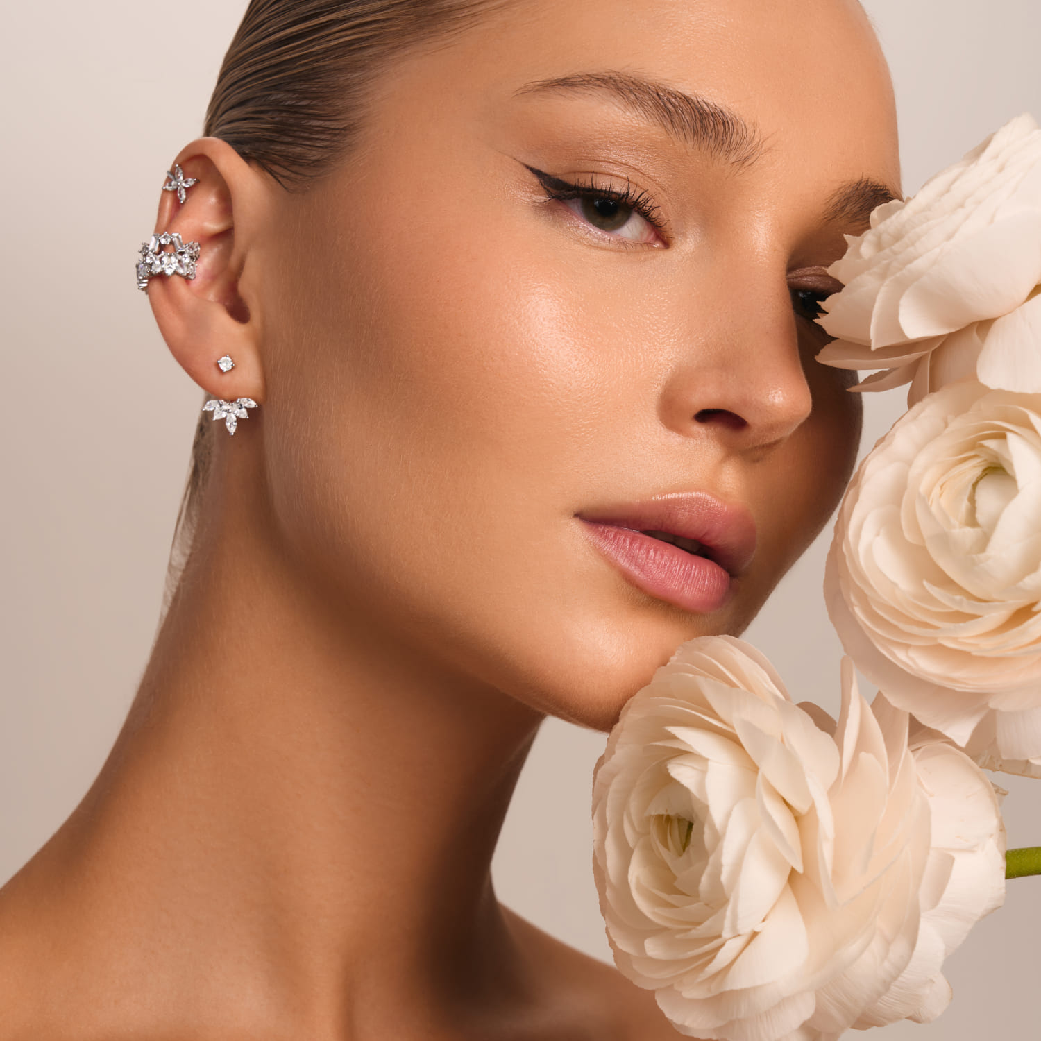 Серьги серебро 925 серебряные пусеты с камнями ювелирные Серьги серебро 925 серебряные пусеты с камнями ювелирные